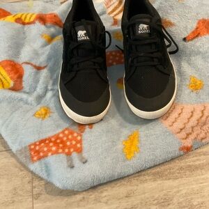 Sorel women Black and White Sneakers